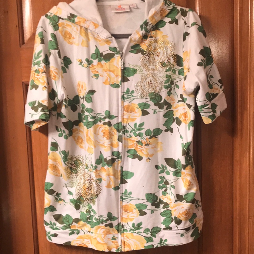 Quacker Factory short sleeve hoodie.  Excellent condition!!!